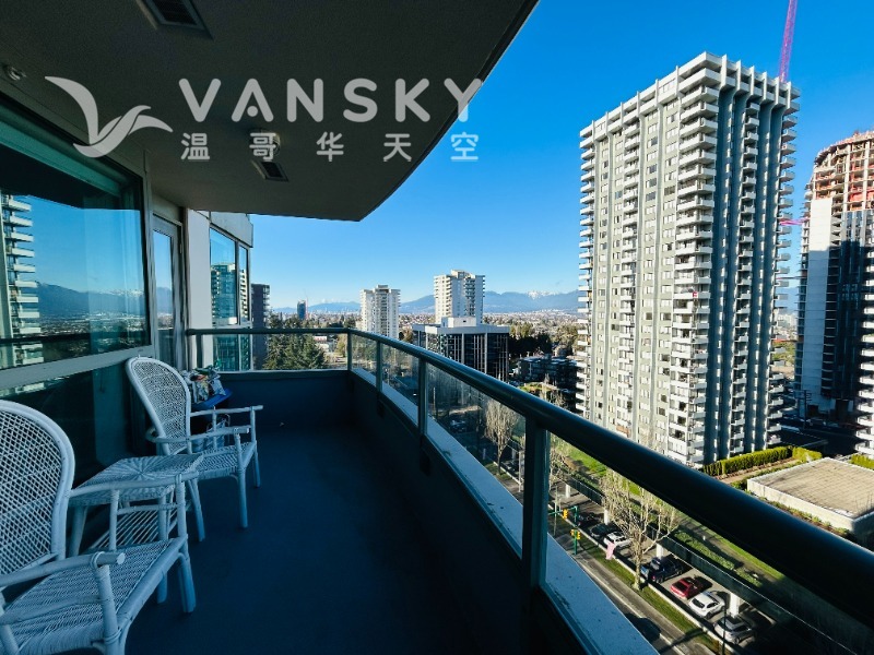 Burnaby Metrotown 高层公寓 找女性室友